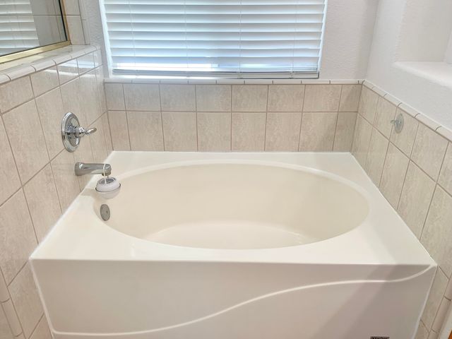 1067 N Roberta Way, Porterville, CA 93257