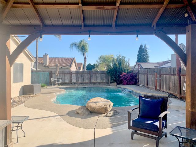 1067 N Roberta Way, Porterville, CA 93257