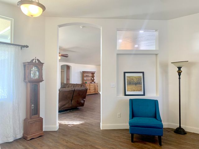 1067 N Roberta Way, Porterville, CA 93257