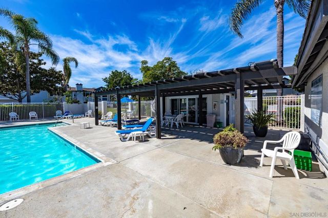 883 Ginger Ave, Carlsbad, CA 92011