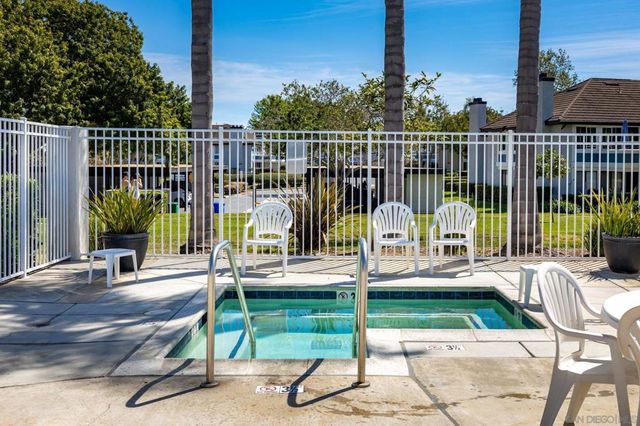 883 Ginger Ave, Carlsbad, CA 92011