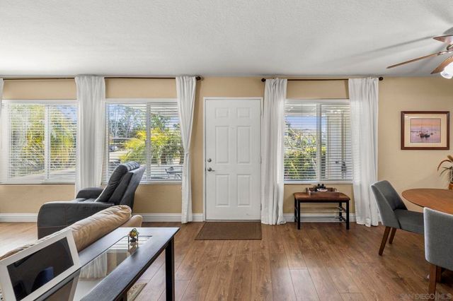 883 Ginger Ave, Carlsbad, CA 92011