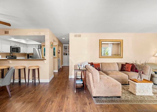 883 Ginger Ave, Carlsbad, CA 92011