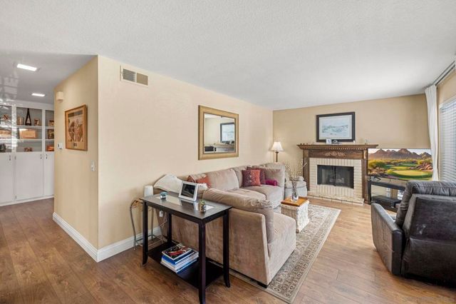 883 Ginger Ave, Carlsbad, CA 92011