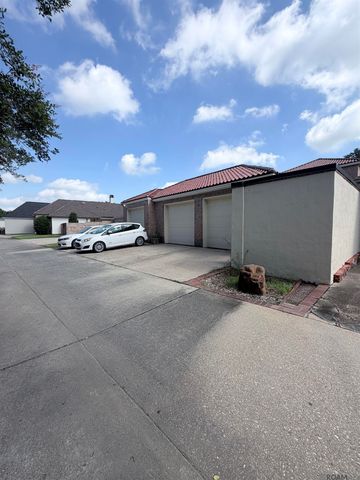 12440 Windermere Oaks Ct, Baton Rouge, LA 70810