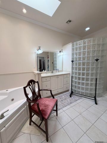12440 Windermere Oaks Ct, Baton Rouge, LA 70810