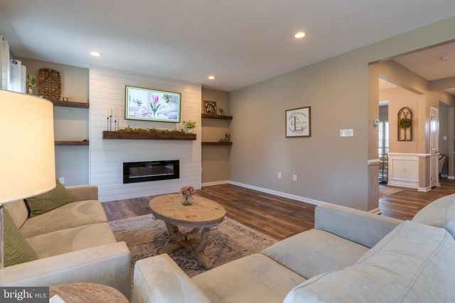 3013 SADDLEWOOD DR, Pennsburg, PA 18073