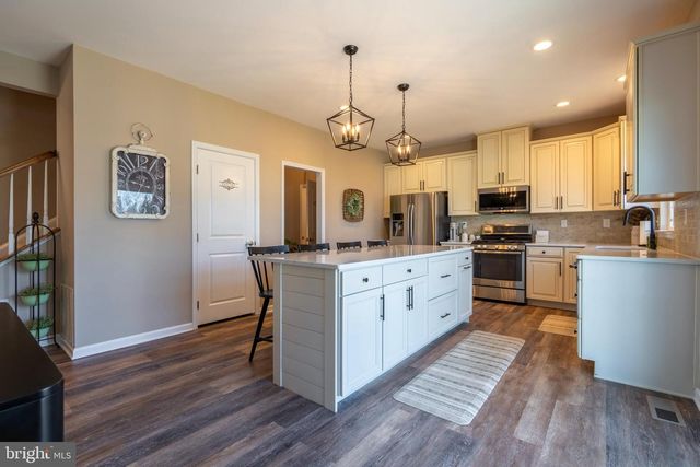 3013 SADDLEWOOD DR, Pennsburg, PA 18073