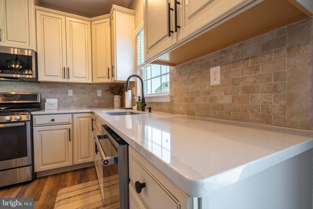 3013 SADDLEWOOD DR, Pennsburg, PA 18073