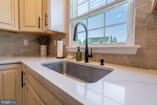 3013 SADDLEWOOD DR, Pennsburg, PA 18073