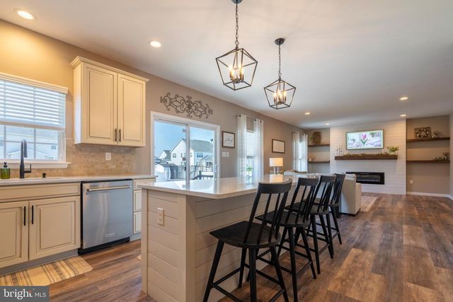 3013 SADDLEWOOD DR, Pennsburg, PA 18073