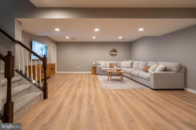 3013 SADDLEWOOD DR, Pennsburg, PA 18073