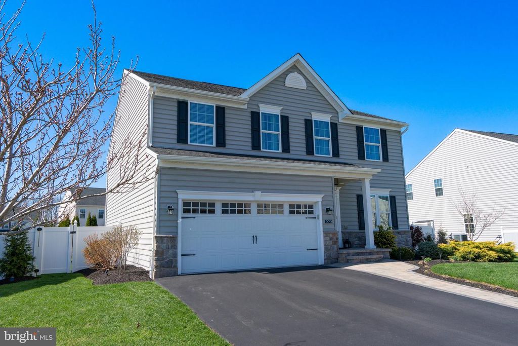 3013 SADDLEWOOD DR, Pennsburg, PA 18073