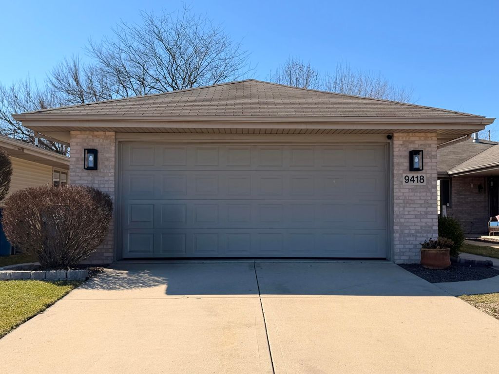 9418 Erie Street, Highland, IN 46322