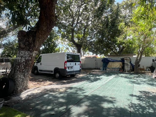 1237 NW 33rd Avenue, Miami, FL 33125