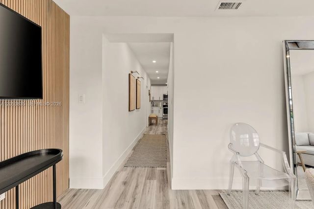 1237 NW 33rd Avenue, Miami, FL 33125
