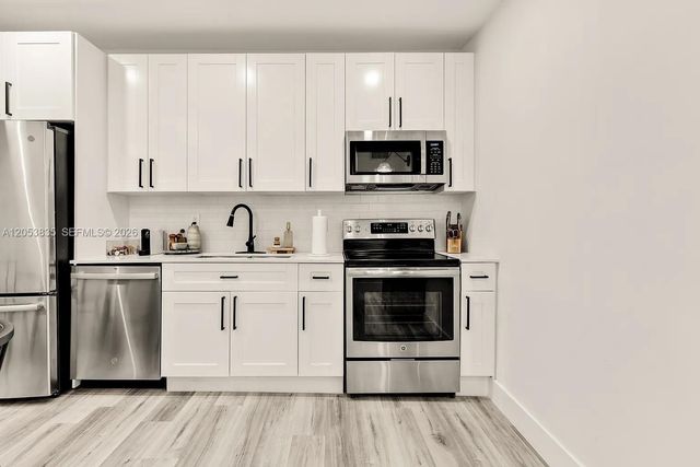 1237 NW 33rd Avenue, Miami, FL 33125