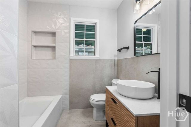 2102 Auburn Street, Savannah, GA 31404