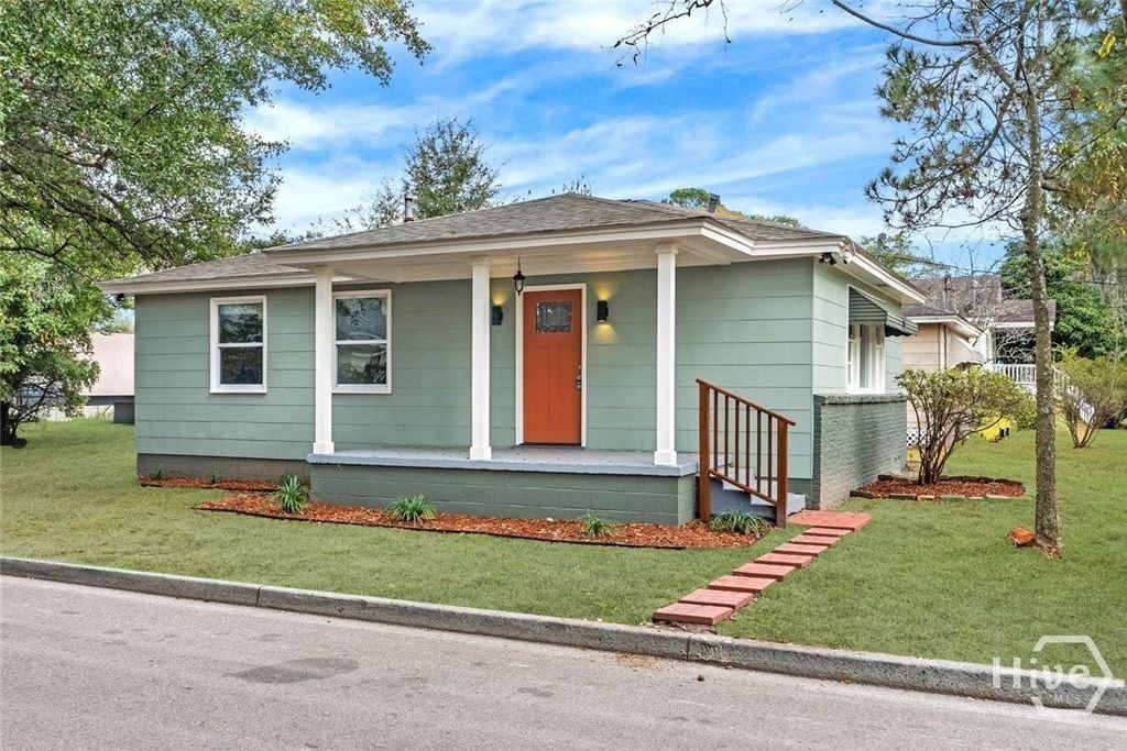 2102 Auburn Street, Savannah, GA 31404