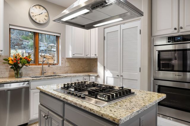 1360 Tesuque Creek Road, Santa Fe, NM 87501