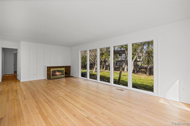 7077 Brookridge Drive, West Bloomfield, MI 48322