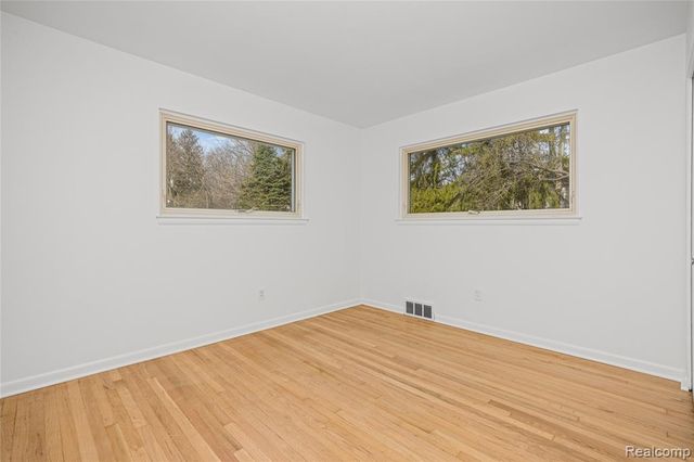 7077 Brookridge Drive, West Bloomfield, MI 48322