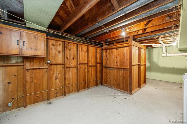 7077 Brookridge Drive, West Bloomfield, MI 48322
