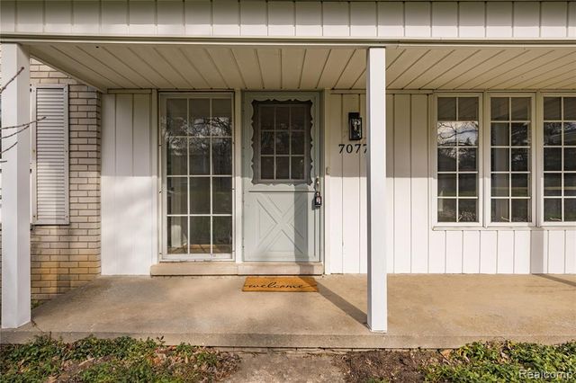 7077 Brookridge Drive, West Bloomfield, MI 48322