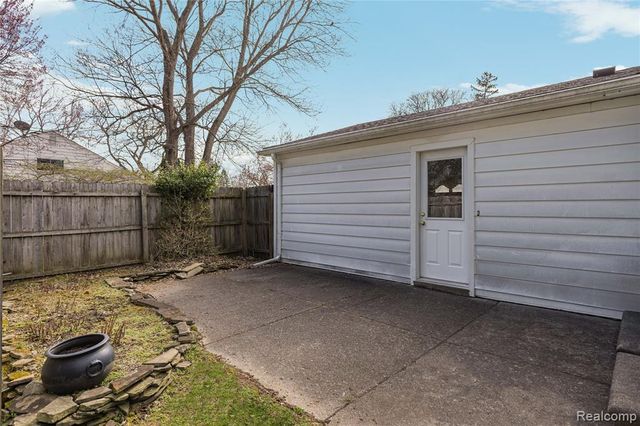 7077 Brookridge Drive, West Bloomfield, MI 48322