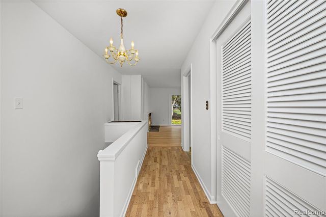7077 Brookridge Drive, West Bloomfield, MI 48322