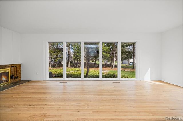 7077 Brookridge Drive, West Bloomfield, MI 48322