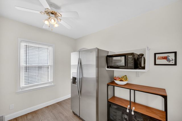 1521 Merle Hay Road, Des Moines, IA 50311