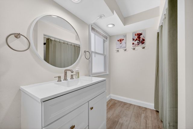 1521 Merle Hay Road, Des Moines, IA 50311