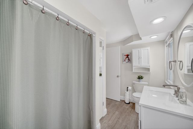 1521 Merle Hay Road, Des Moines, IA 50311