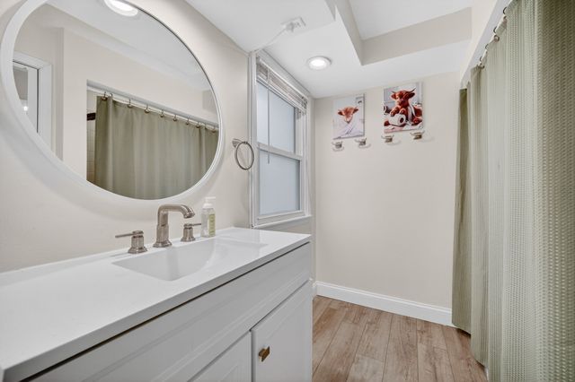 1521 Merle Hay Road, Des Moines, IA 50311