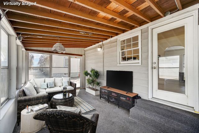 1521 Merle Hay Road, Des Moines, IA 50311