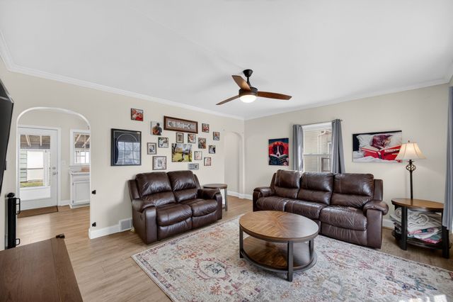 1521 Merle Hay Road, Des Moines, IA 50311