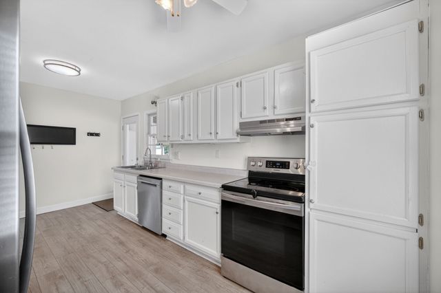 1521 Merle Hay Road, Des Moines, IA 50311