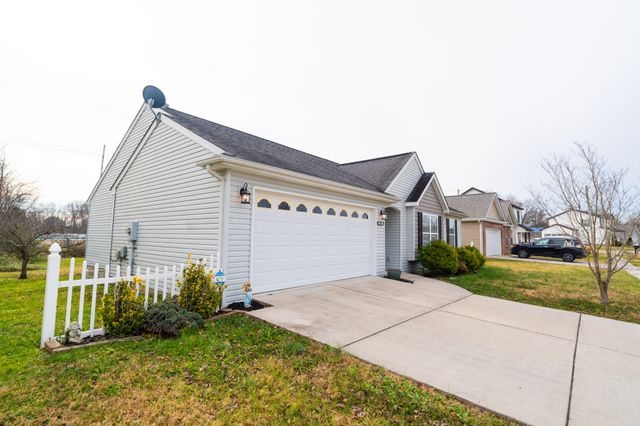 1605 Bobby Nichols Dr, Cookeville, TN 38506