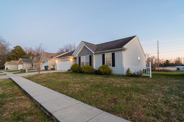 1605 Bobby Nichols Dr, Cookeville, TN 38506