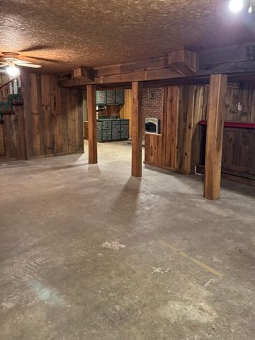 120 Brentwood Drive, Dickson, TN 37055