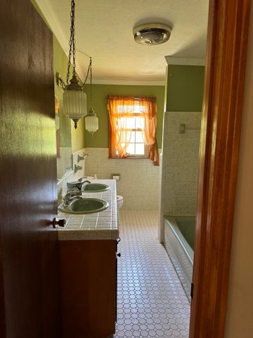 120 Brentwood Drive, Dickson, TN 37055