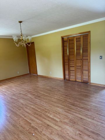 120 Brentwood Drive, Dickson, TN 37055