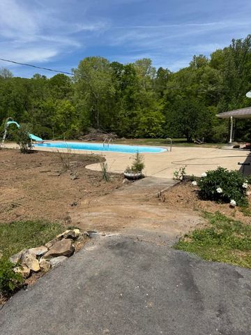 120 Brentwood Drive, Dickson, TN 37055