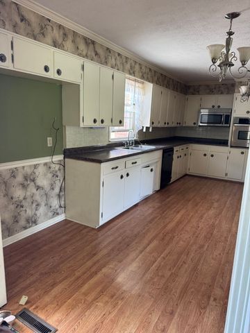 120 Brentwood Drive, Dickson, TN 37055