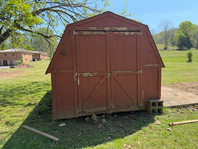 120 Brentwood Drive, Dickson, TN 37055