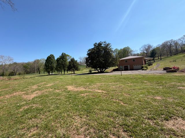 120 Brentwood Drive, Dickson, TN 37055