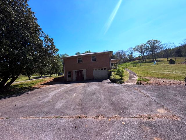 120 Brentwood Drive, Dickson, TN 37055