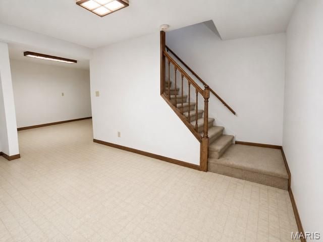 211 E Pottle Avenue, St Louis, MO 63129