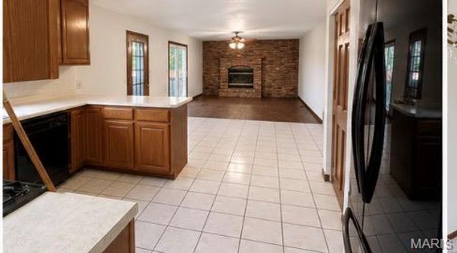 211 E Pottle Avenue, St Louis, MO 63129